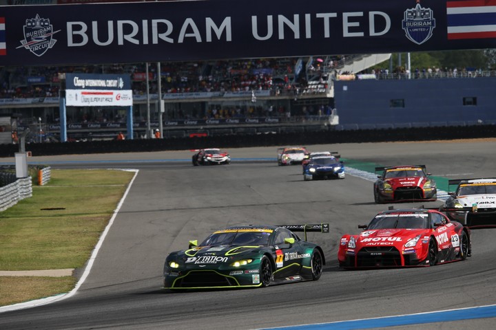 決勝レース: ジョアオ・パオロ・デ・オリベイラ（D'station Vantage GT3）