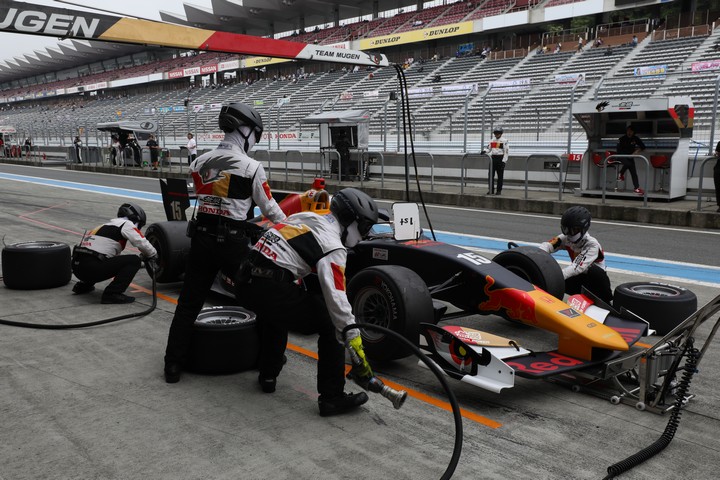 フリー走行: パトリシオ・オワード（TEAM MUGEN SF19）