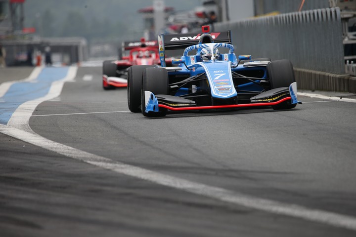 フリー走行: アーテム・マルケロフ（UOMO SUNOCO SF19）