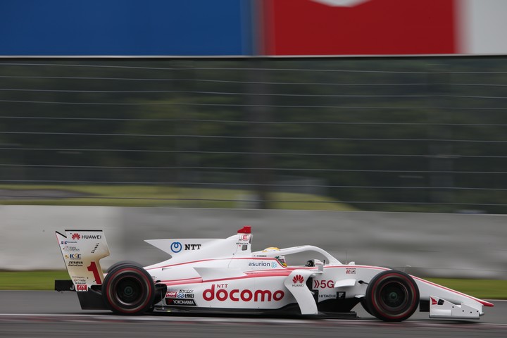 フリー走行: 山本尚貴（DOCOMO DANDELION M1S SF19）