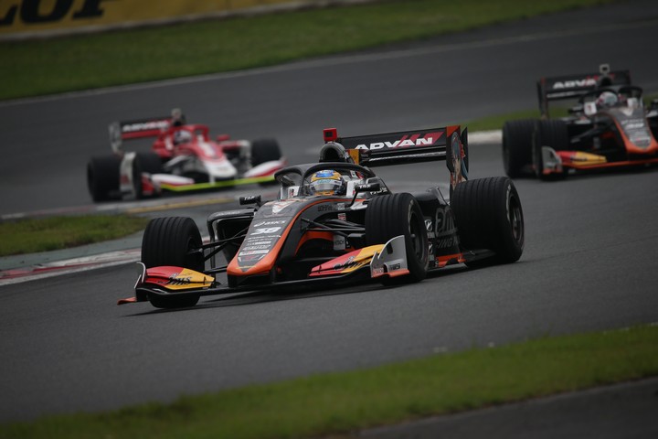 公式予選: 石浦宏明（JMS P.MU/CERUMO・INGING SF19）