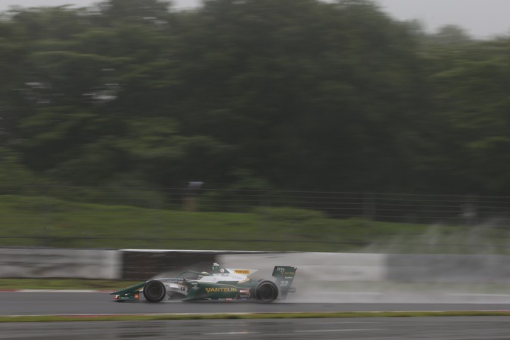 決勝レース: ニック・キャシディ（VANTELIN KOWA TOM’S SF19）