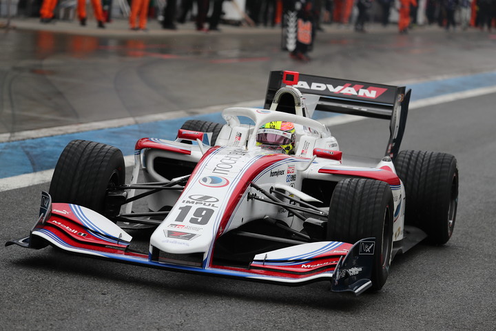 予選3位の関口雄飛（ITOCHU ENEX TEAM IMPUL SF19）