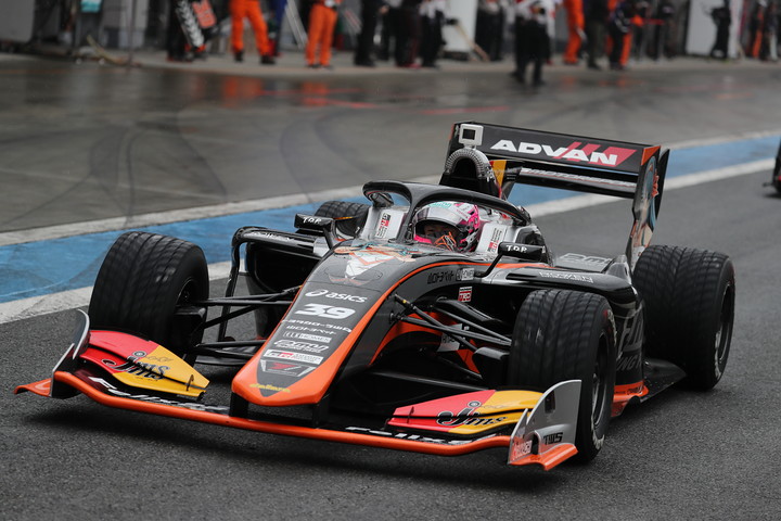 予選2位の坪井翔（JMS P.MU/CERUMO・INGING SF19）