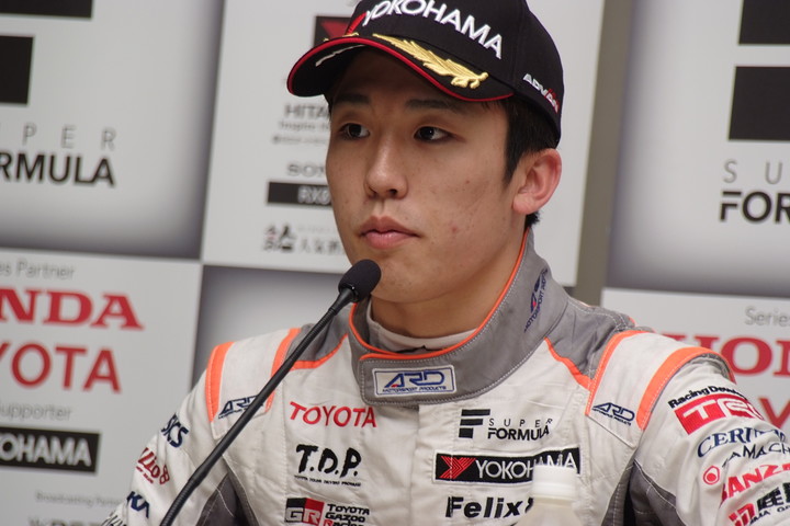 予選記者会見: 2位の坪井翔（JMS P.MU/CERUMO･INGING）