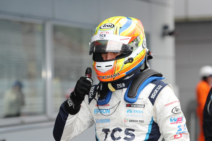 ポールポジションを獲得したアレックス・パロウ（TCS NAKAJIMA RACING）