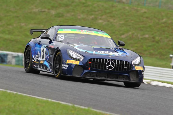 ST-Zクラスポールポジションの内田優大／山内英輝／高橋翼組（ENDLESS AMG GT4）