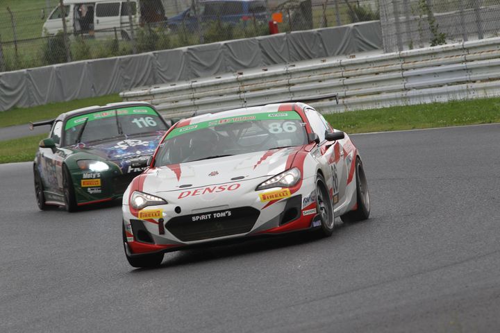 ST-4クラス優勝は坪井翔／中山雄一／松井孝允組（TOM'S SPIRIT 86）