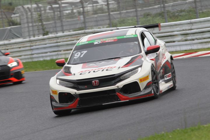 ST-TCRクラス優勝は植松忠雄／中野信治／遠藤光博／大津弘樹組（Modulo CIVIC）