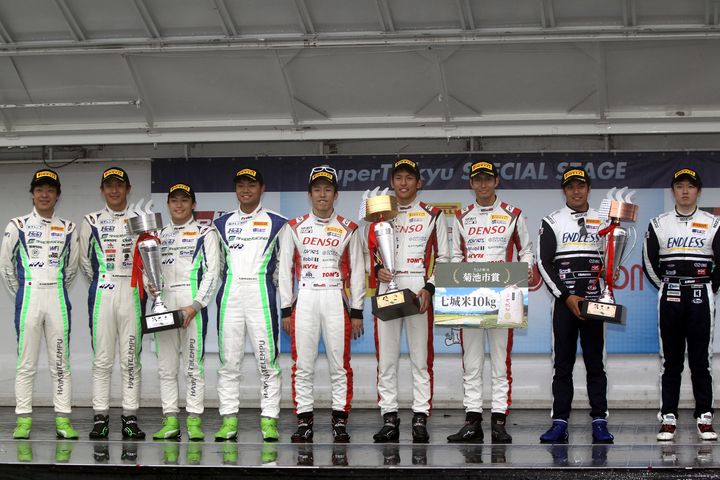 ST-4クラスの表彰式