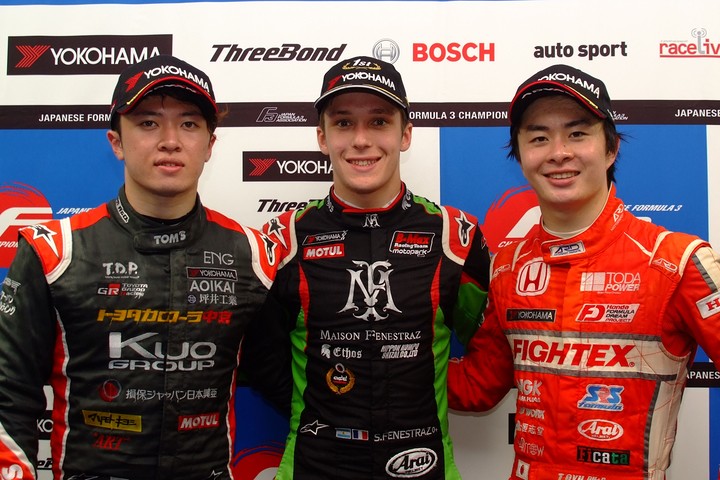 決勝フォトセッション: トップ3のドライバーたち