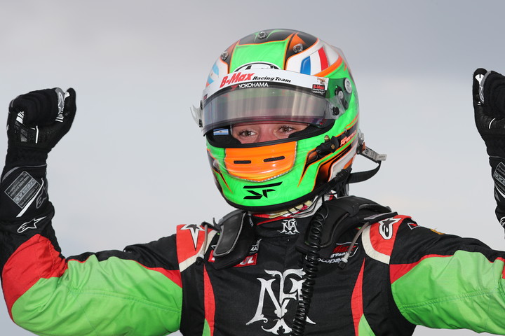 優勝したサッシャ・フェネストラズ（B-Max Racing with motopark）