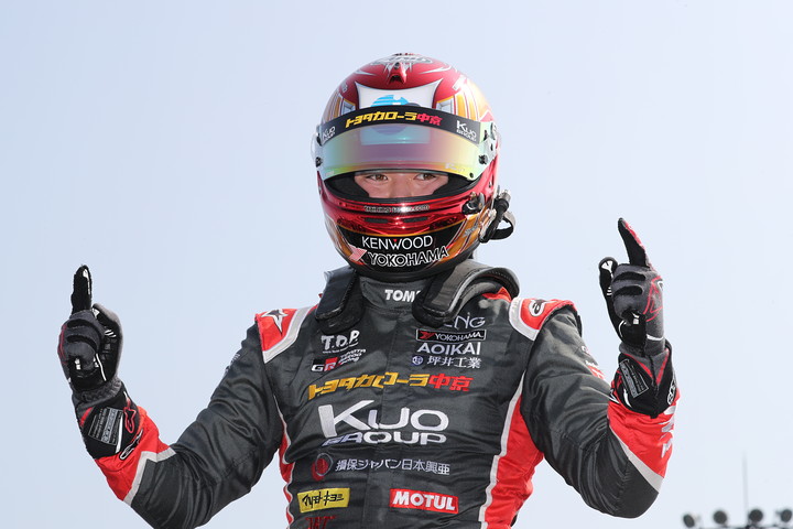 優勝した宮田莉朋（カローラ中京Kuo TEAM TOM'S）