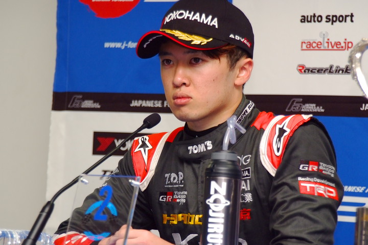 決勝記者会見: 2位の宮田莉朋（カローラ中京Kuo TEAM TOM'S）