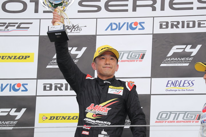 インディペンデントカップ優勝のDRAGON（B-MAX ENGINEERING）