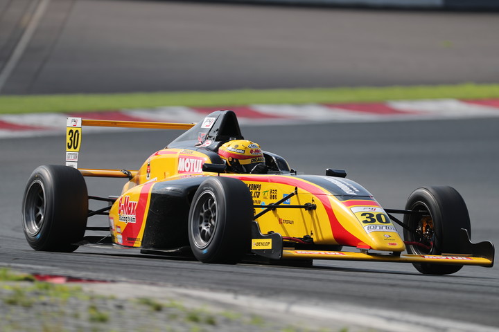 第7戦、第8戦ともインディペンデントカップポールポジションのDRAGON（TEAM DRAGON F4）