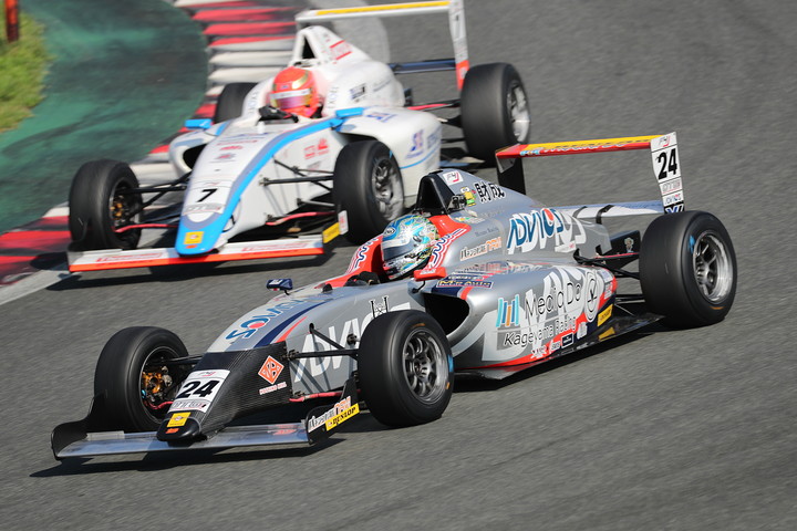 決勝2位は平木玲次（Media DoADVICS影山F110）