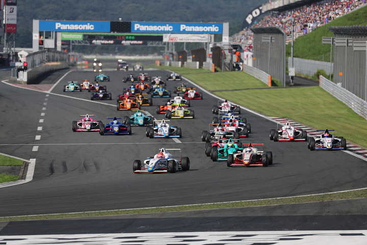 14周の決勝がスタートした