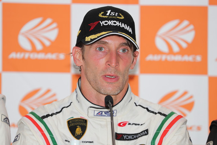 GT300クラスで優勝したアンドレ・クート（JLOC）