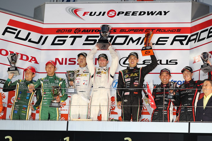 GT300クラスの表彰式