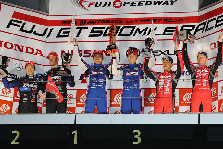 GT500クラスの表彰式