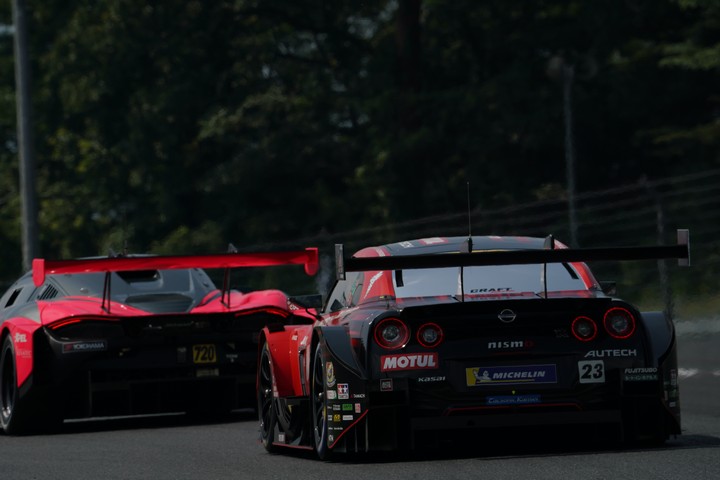 練習走行: 松田次生／ロニー・クインタレッリ組（MOTUL AUTECH GT-R）