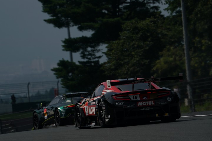 練習走行: 武藤英紀／中嶋大祐組（MOTUL MUGEN NSX-GT）