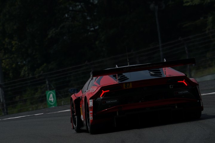 練習走行: 高橋翼／アンドレ・クート／藤波清斗組（T-DASHランボルギーニ GT3）