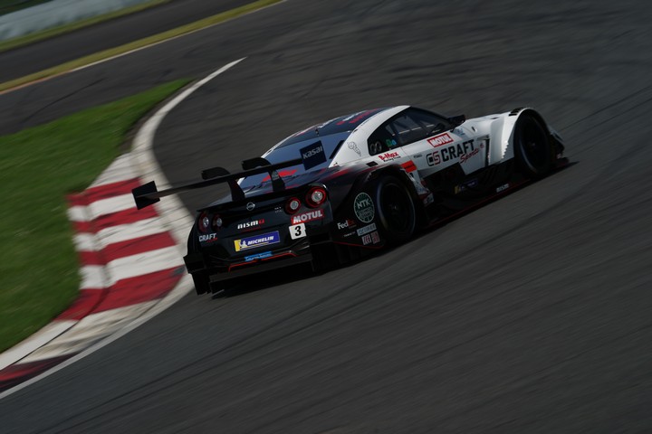 練習走行: 平手晃平／フレデリック・マコヴィッキィ組（CRAFTSPORTS MOTUL GT-R）