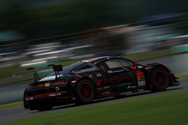 練習走行: リチャード・ライアン／富田竜一郎／アレッシオ・ピカリエロ組（Hitotsuyama Audi R8 LMS）