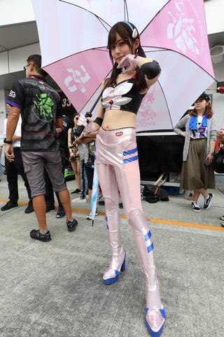 ピットウォーク: レースクイーン