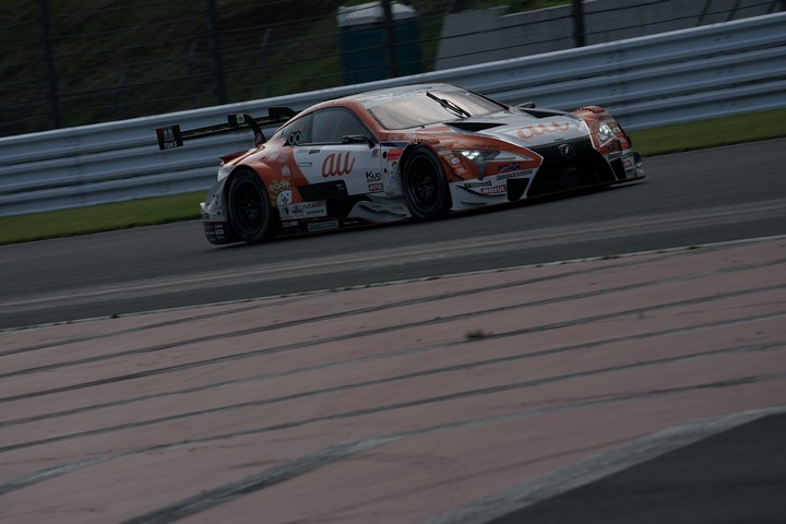 公式予選: 関口雄飛（au TOM'S LC500）