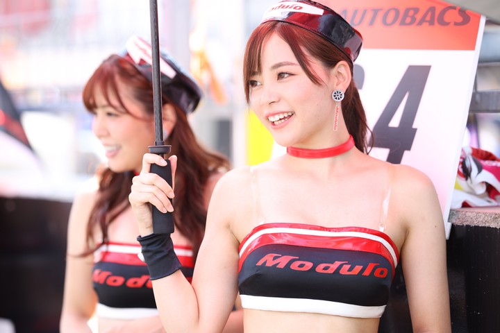 ピットウォーク: レースクイーン