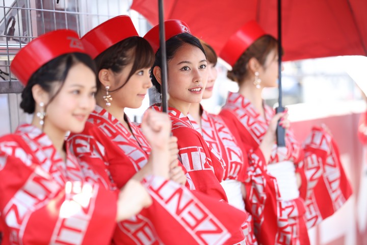 ピットウォーク: レースクイーン