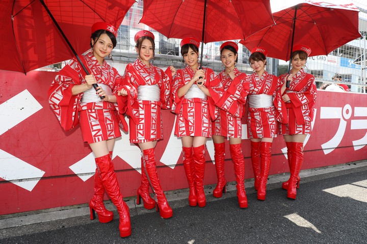 ピットウォーク: レースクイーン