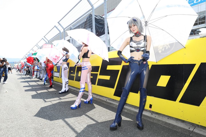 ピットウォーク: レースクイーン