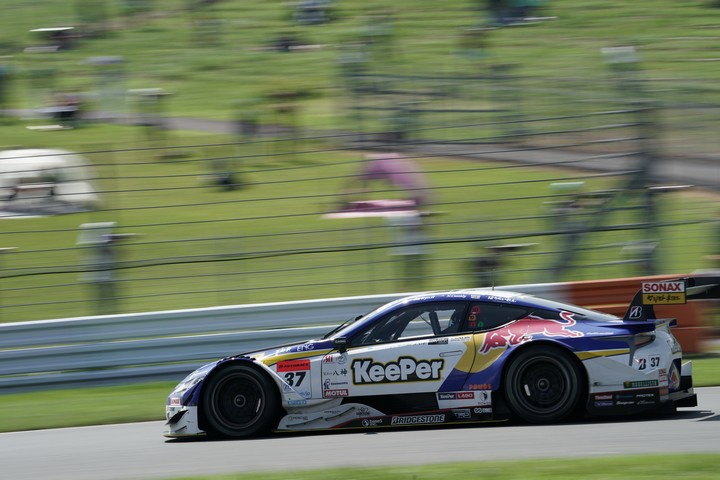 決勝レース: 平川亮／ニック・キャシディ組（KeePer TOM'S LC500）