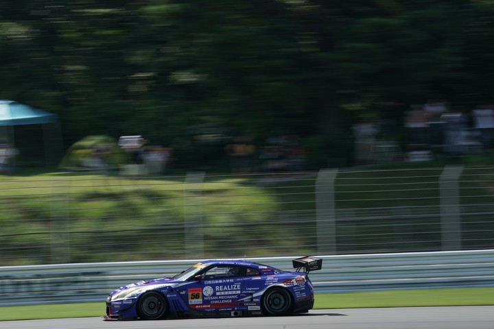 決勝レース: 平峰一貴／サッシャ・フェネストラズ組（リアライズ日産自動車大学校 GT-R）