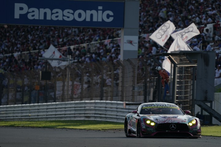 決勝レース: 谷口信輝（グッドスマイル 初音ミクAMG）