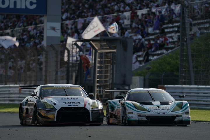 決勝レース: 平中克幸（GAINER TANAX GT-R）