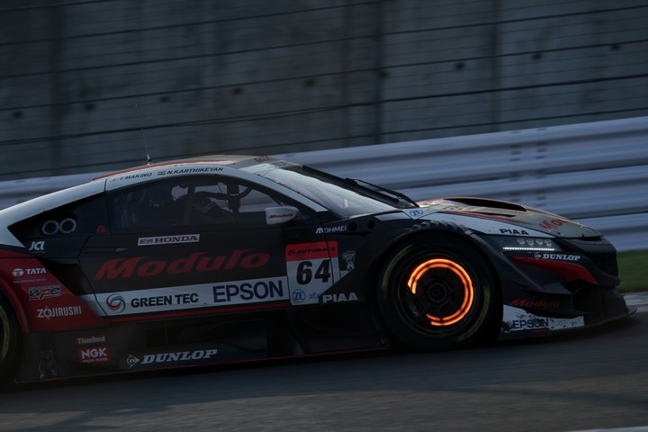 決勝レース: ナレイン・カーティケヤン／牧野任祐組（Modulo Epson NSX-GT）