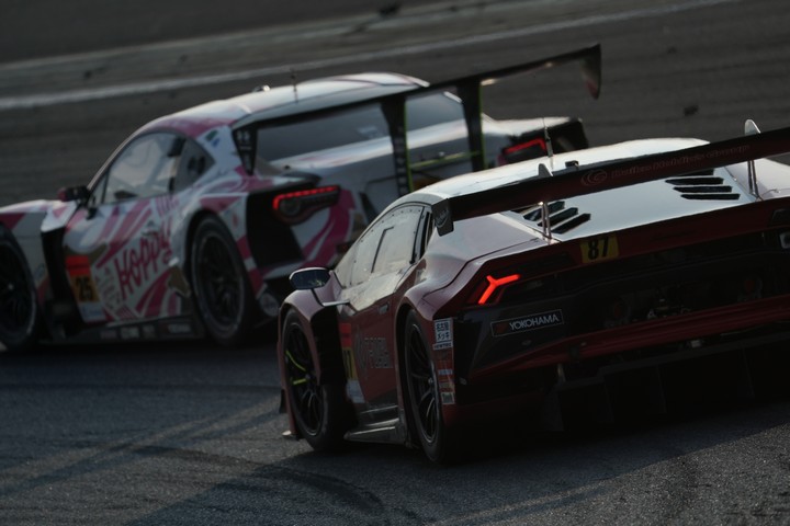 決勝レース: 高橋翼／アンドレ・クート／藤波清斗組（T-DASHランボルギーニ GT3）