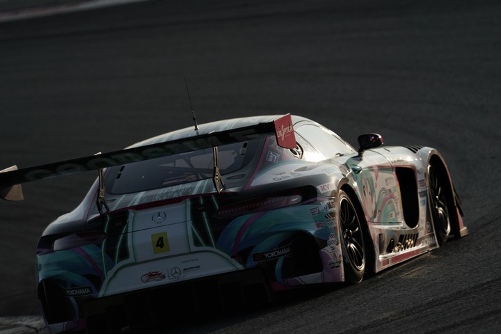 決勝レース: 谷口信輝／片岡龍也組（グッドスマイル 初音ミクAMG）