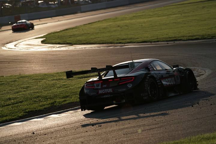 決勝レース: 武藤英紀／中嶋大祐組（MOTUL MUGEN NSX-GT）