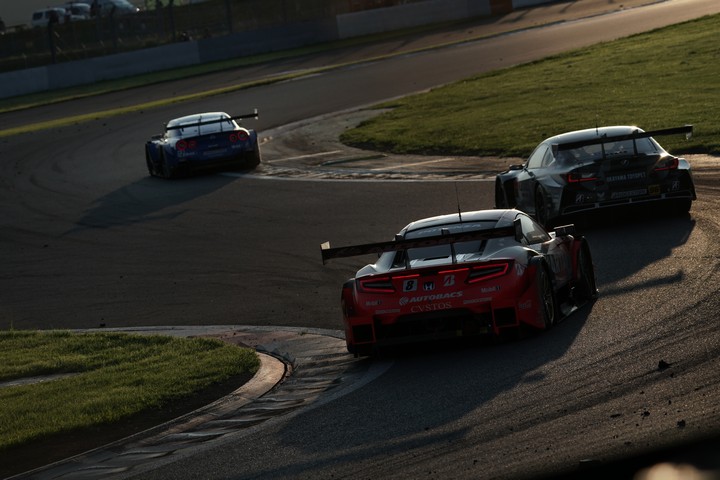 決勝レース: 野尻智紀／伊沢拓也組（ARTA NSX-GT）