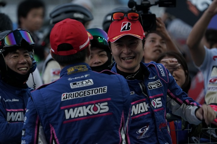 決勝レース: GT500クラスで優勝した大嶋和也と山下健太（LEXUS TEAM LEMANS WAKO'S）