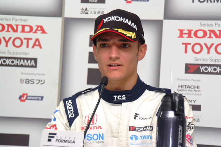 予選記者会見: ポールポジションのアレックス・パロウ（TCS NAKAJIMA RACING）