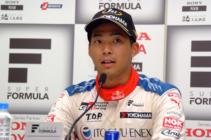 決勝記者会見: 優勝した平川亮（ITOCHU ENEX TEAM IMPUL）