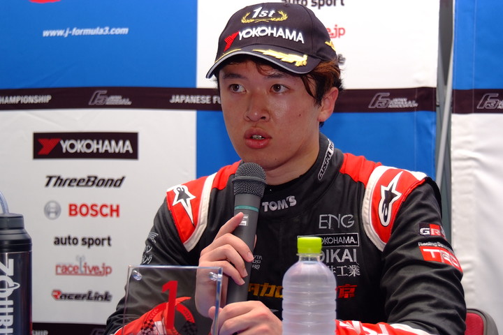 決勝記者会見: 優勝した宮田莉朋（カローラ中京Kuo TEAM TOM'S）