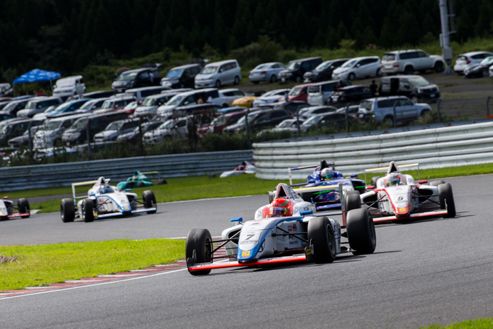 優勝は佐藤蓮（SRS/コチラレーシング）